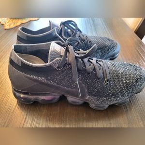 Nike Vapormax Flyknit Triple Black Womens Running Shoes 849557-006 Size 8.5
